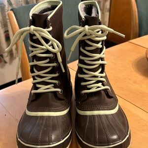 SOREL 1964 Premium Brown & Mint Green Waterproof Boots w/Felt Lining. Size 7